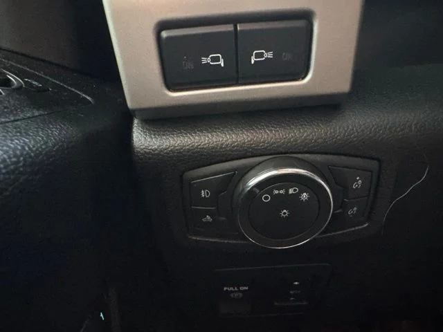 Used 2020 Silver Ford Lariat image 24