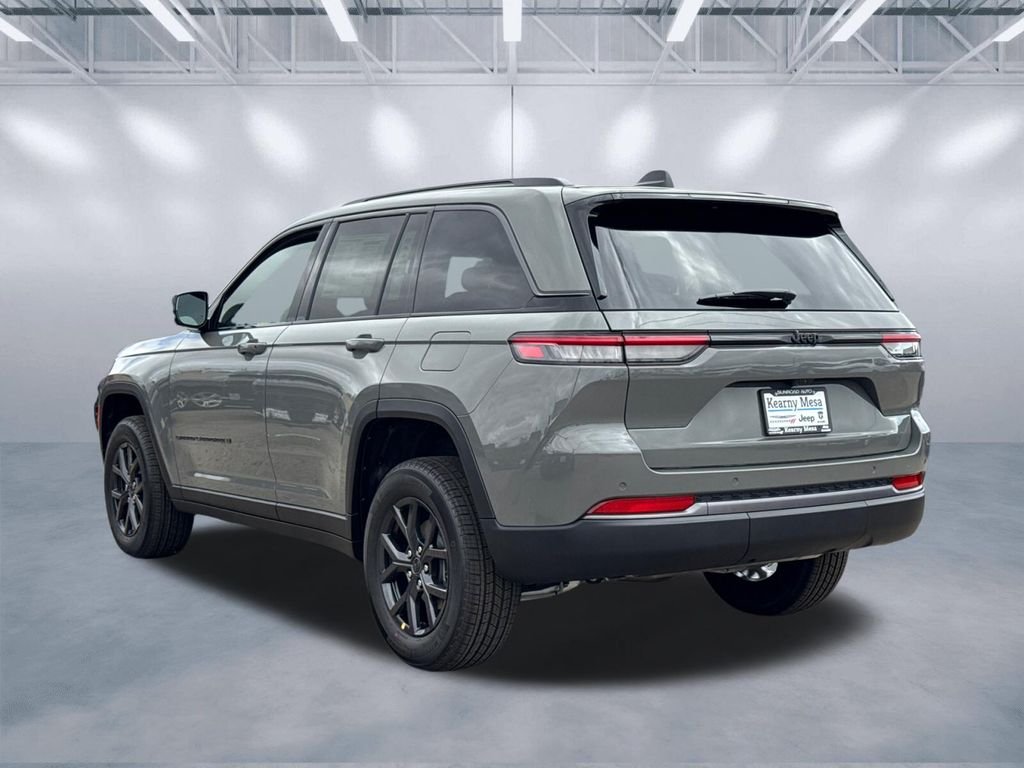 New 2027 Sting-Gray Clearcoat Jeep Laredo Altitude image 4