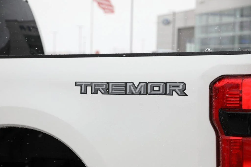 New 2026 Star White Metallic Tri-Coat Ford F-250® Platinum® image 19