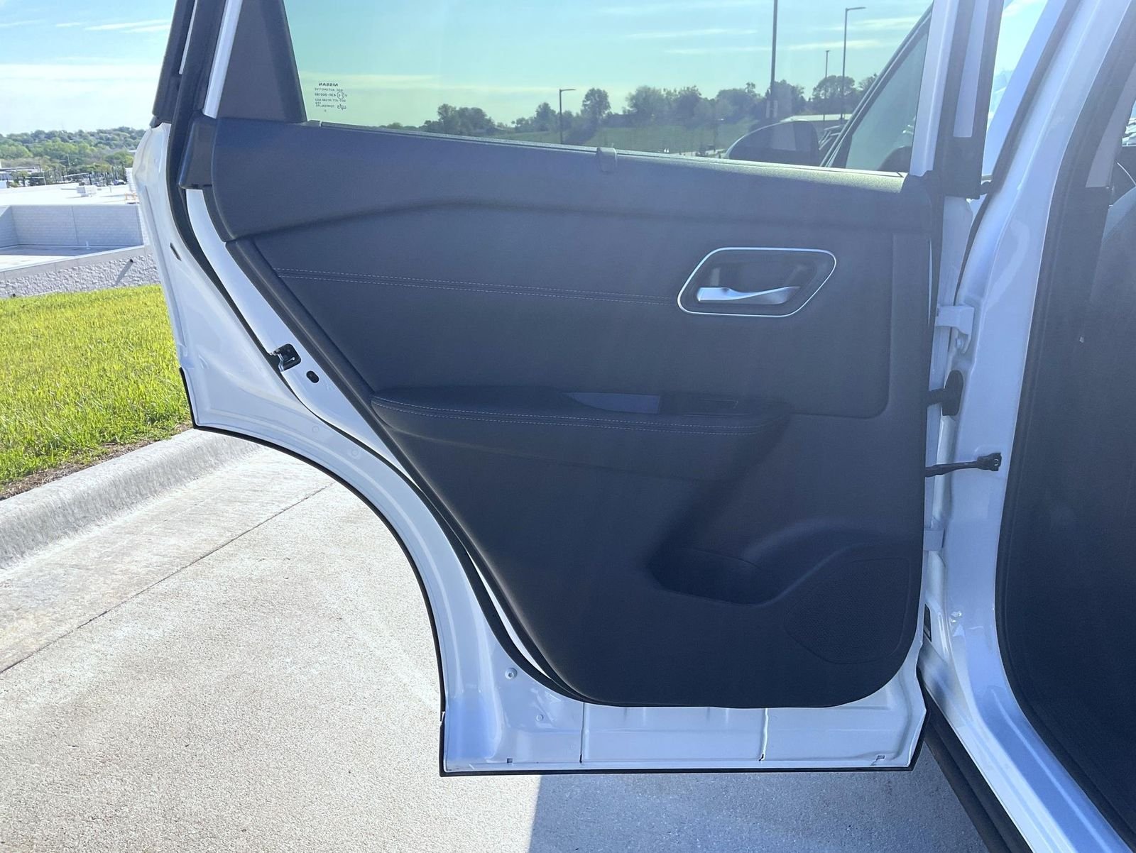 New 2026 Everest White Pearl TriCoat Nissan Platinum image 18