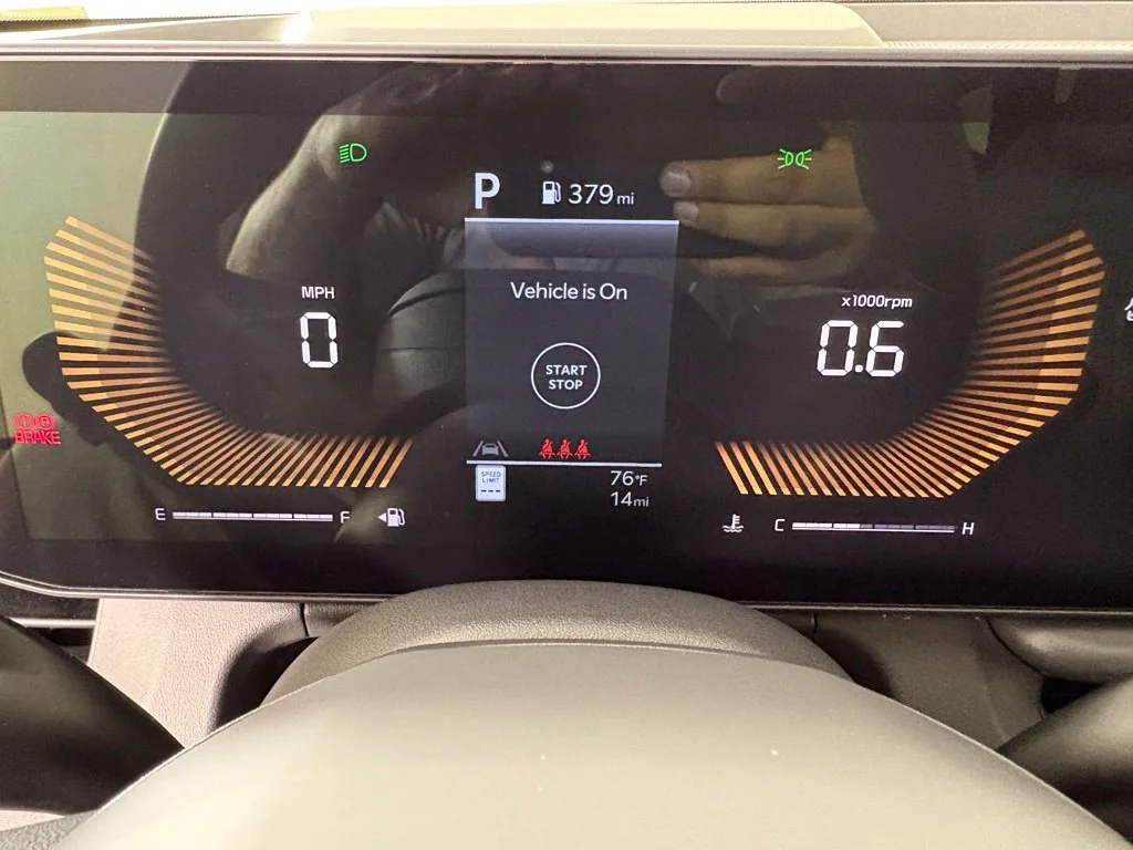 New 2027 Pale Gray Kia X-Line S image 27
