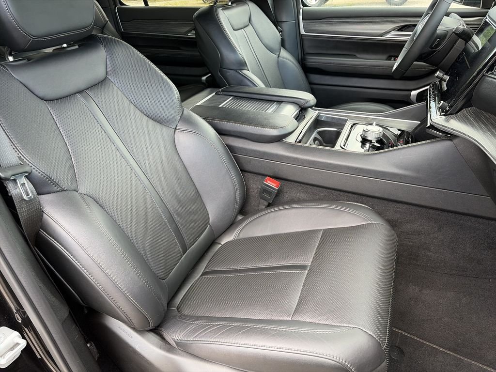 Used 2024 Black Jeep Series III image 38