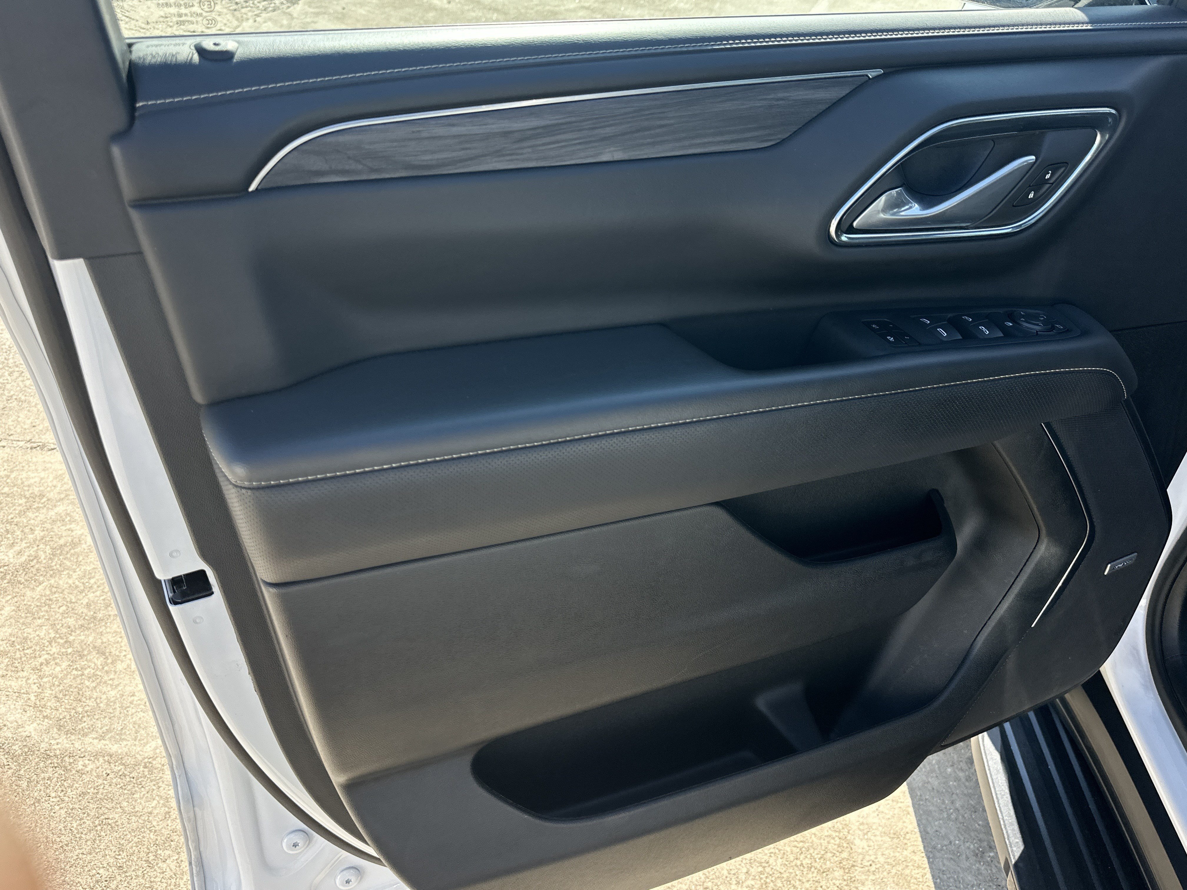 Used 2024 Summit White GMC SLT image 11