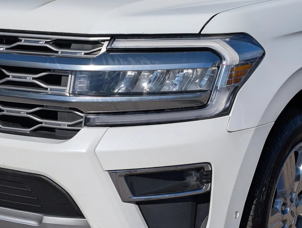 Used 2024 White Metallic Ford Platinum image 10