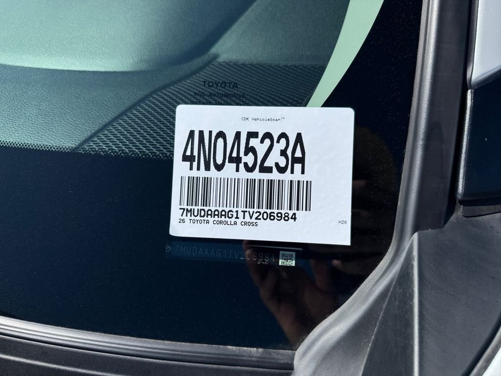 Used 2026 Pearl Toyota XLE image 34