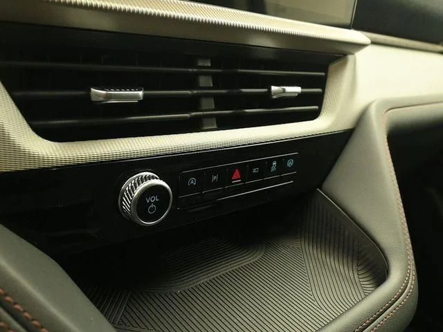 New 2026 Space White Metallic Ford Active image 17