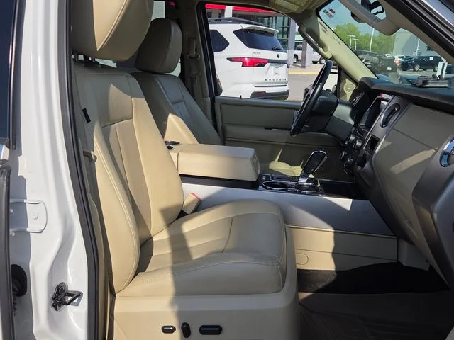 Used 2017 White Ford Limited image 16