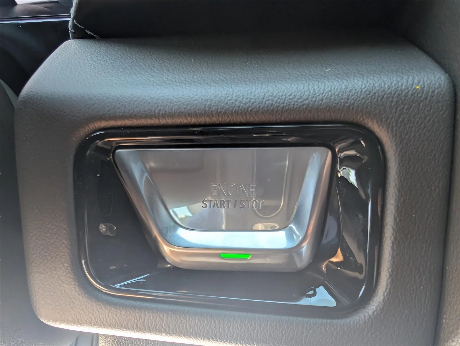 New 2026 Summit White GMC Elevation image 32