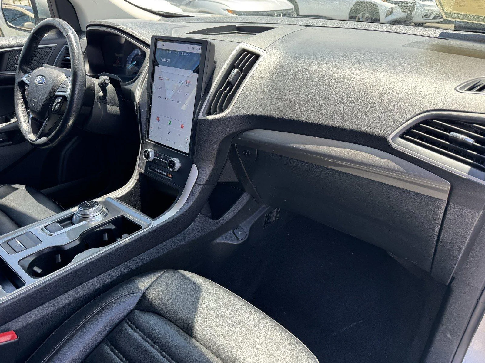 Used 2023  Ford SEL image 7