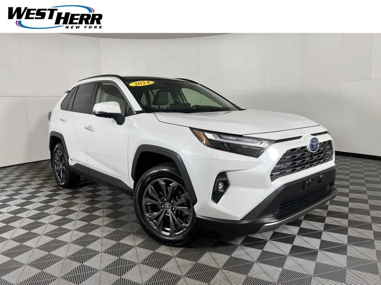Used 2024 Wind Chill Pearl Toyota Limited image 1