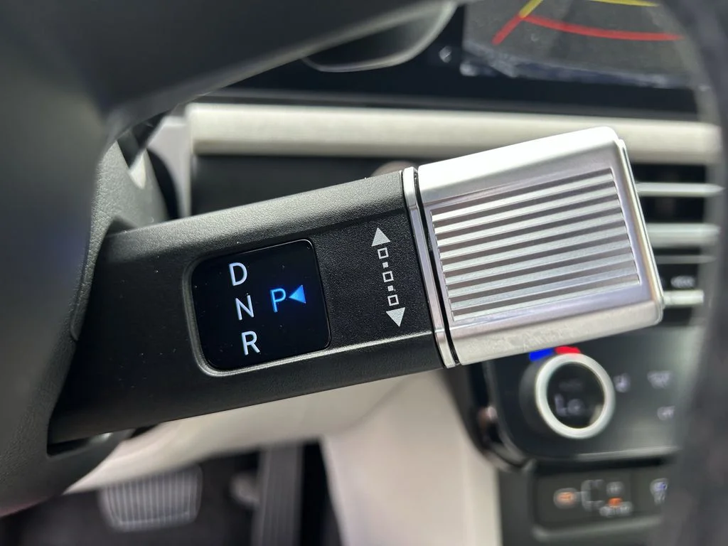 Used 2025 Blue Hyundai SEL Convenience image 30