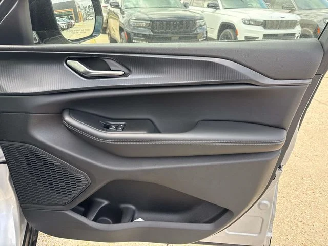 New 2025 Silver Jeep Altitude X image 29