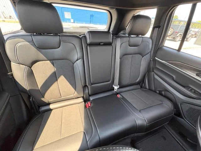 New 2027 Sting-Gray Clearcoat Jeep Laredo Altitude image 10