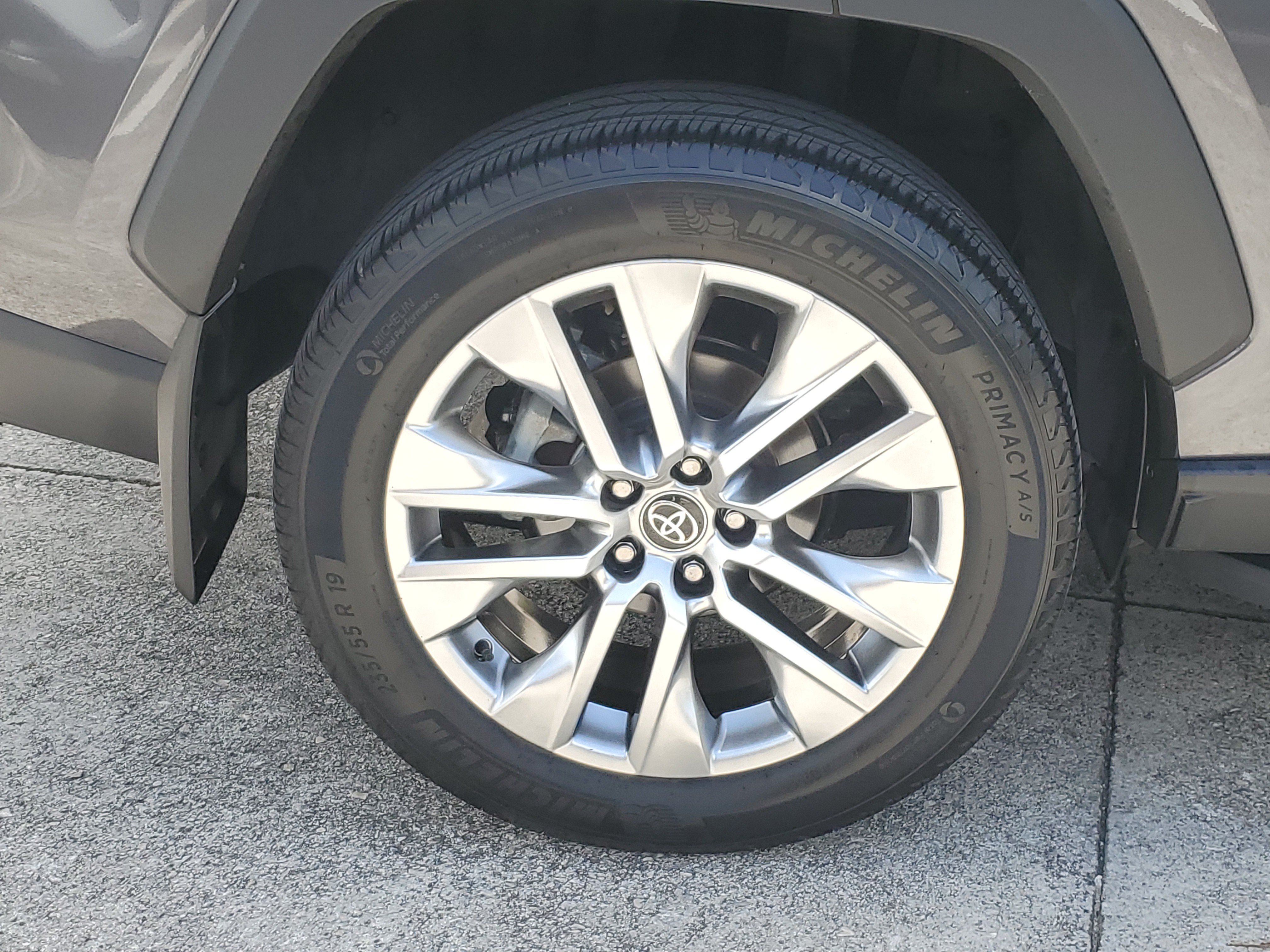 Used 2024 Magnetic Gray Metallic Toyota XLE Premium image 7