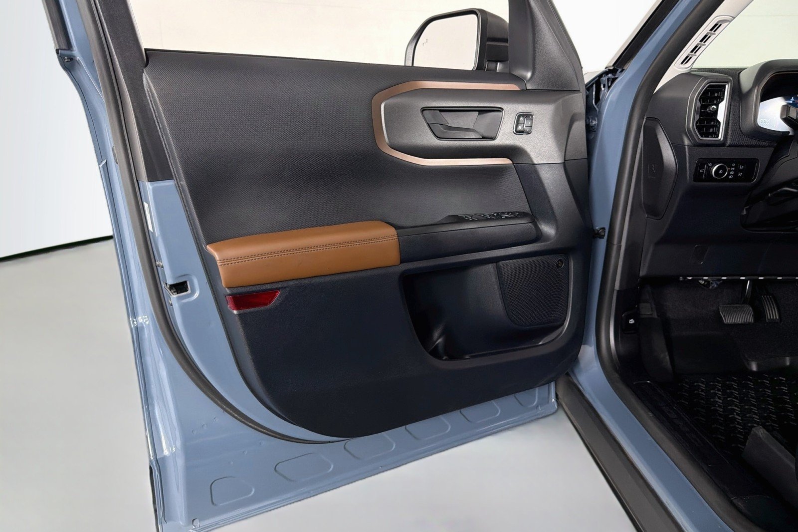 Used 2025 AZURE GRAY Ford Outer Banks image 21