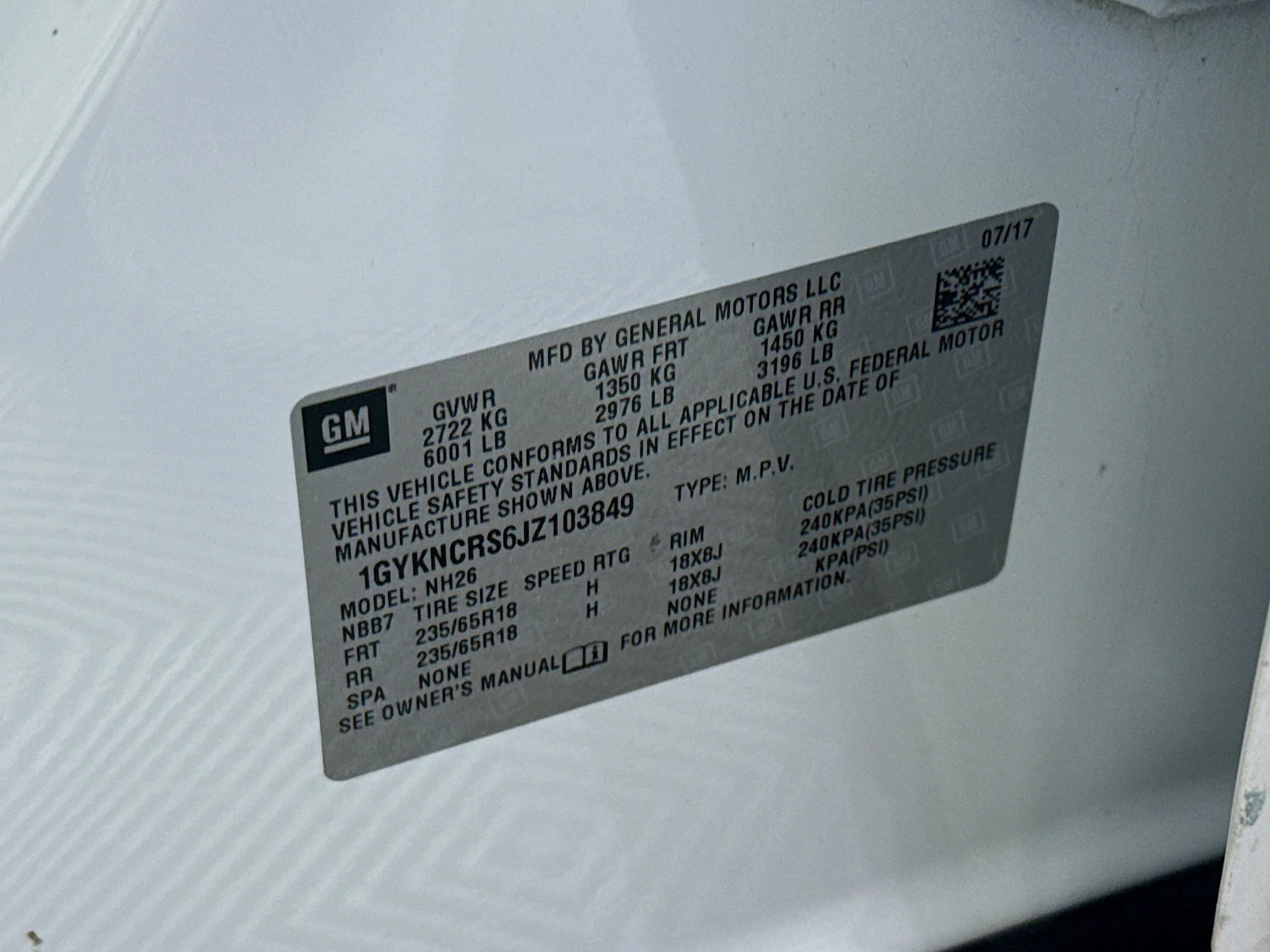 Used 2018 Crystal White Tricoat Cadillac Luxury FWD image 36