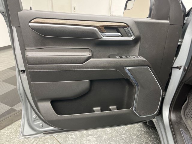 Used 2023 Sterling Metallic GMC SLE image 9