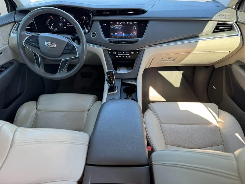 Used 2017 Dark Granite Metallic Cadillac Luxury AWD image 11