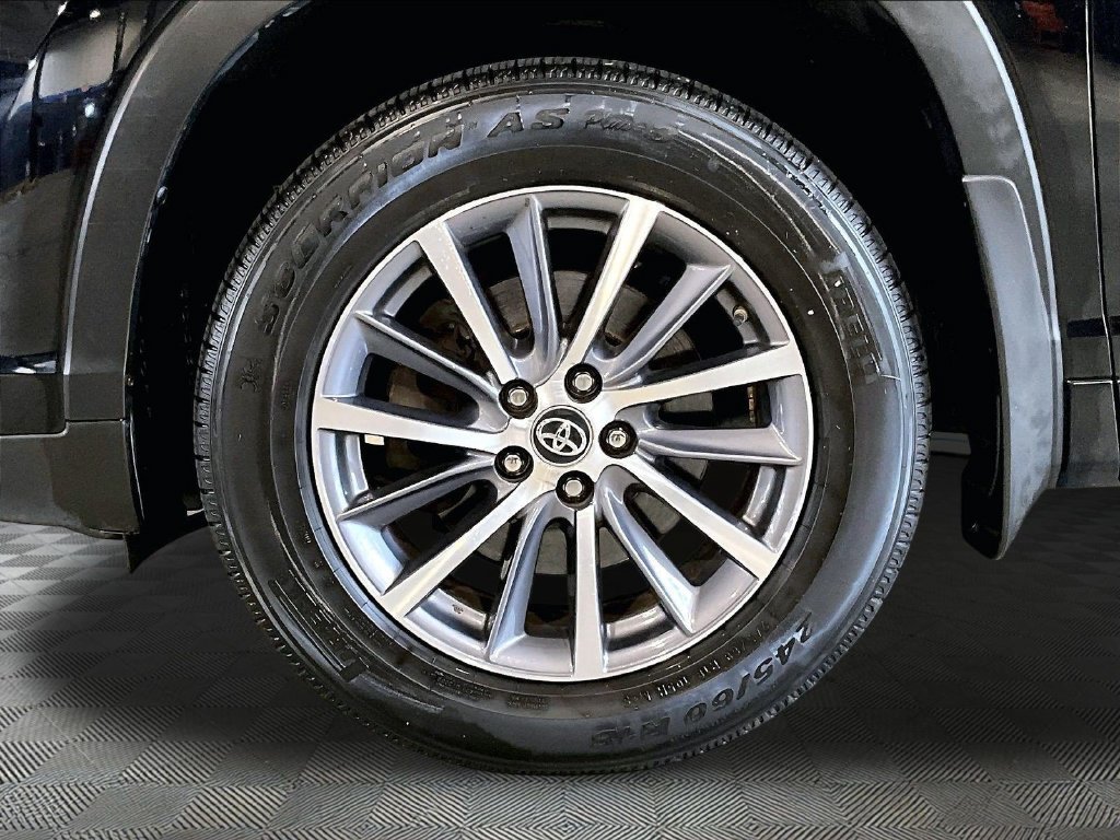 Used 2017 Black Toyota XLE image 7