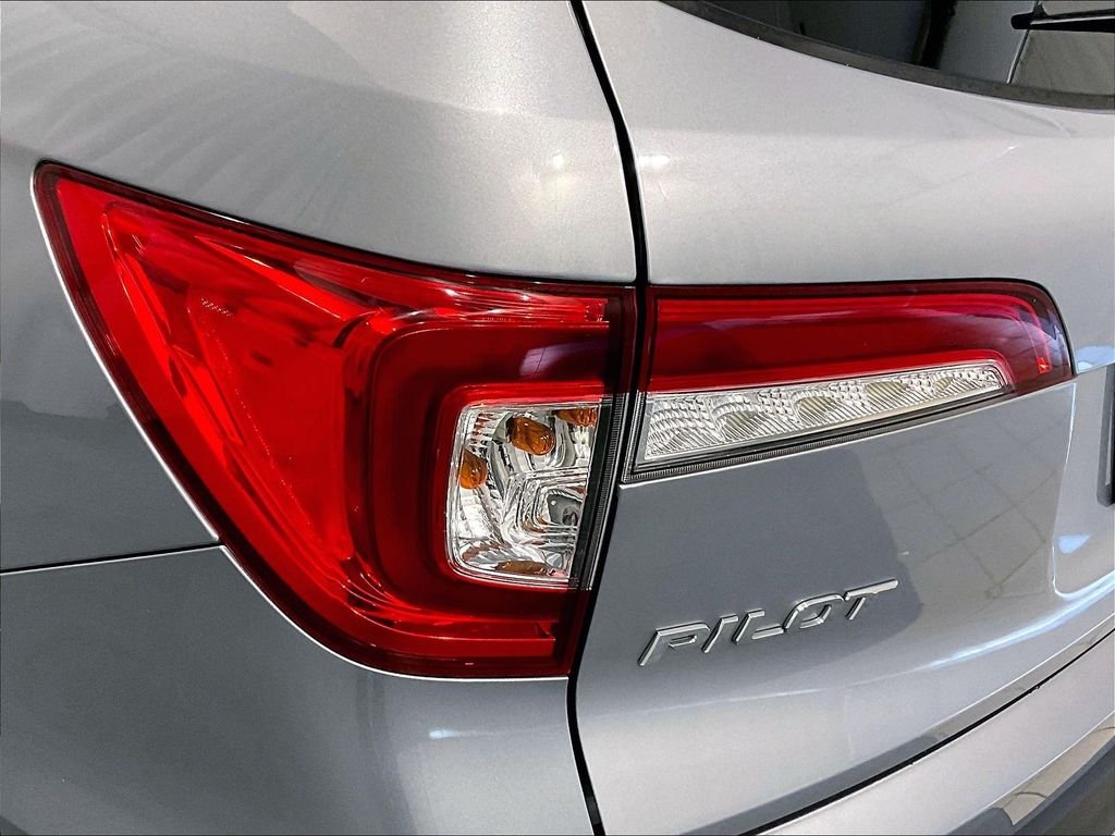 Used 2019 Silver Honda EX image 34