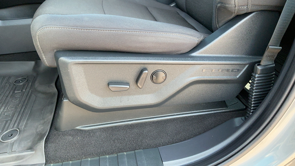 Used 2025 Carbonized Gray Metallic Ford XLT image 18