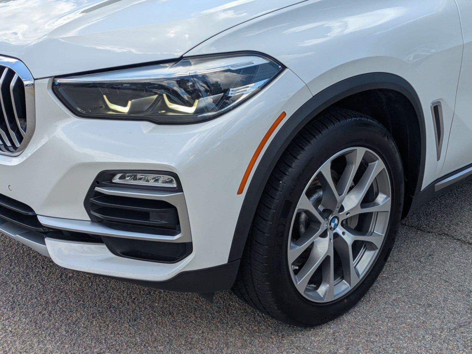 Used 2019 Mineral White Metallic BMW xDrive40i image 9