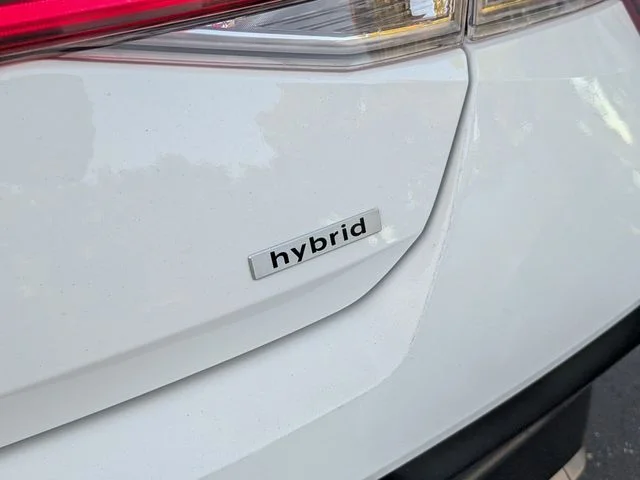 Used 2025 White Hyundai Limited image 9