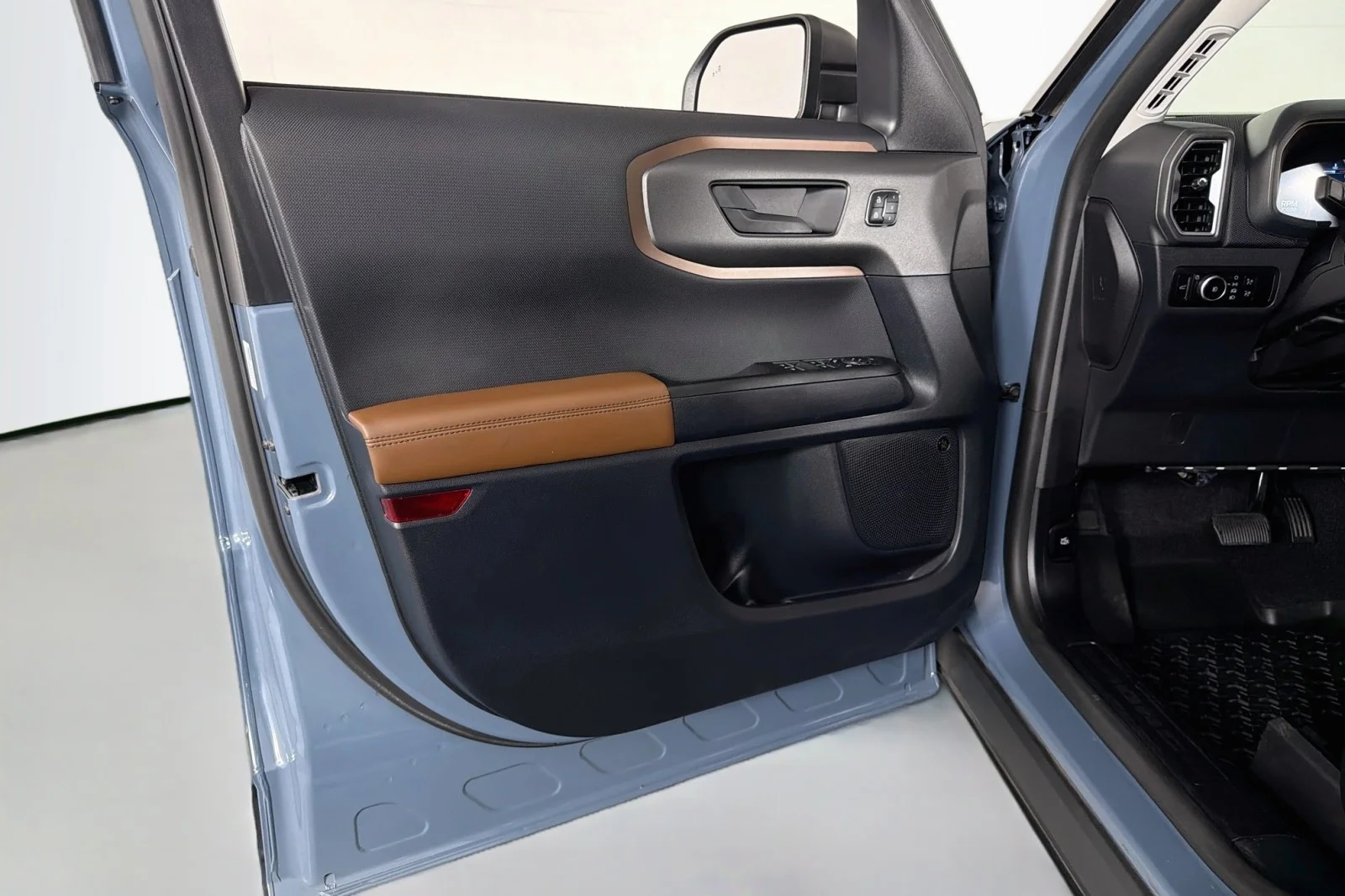 Used 2025 AZURE GRAY Ford Outer Banks image 20