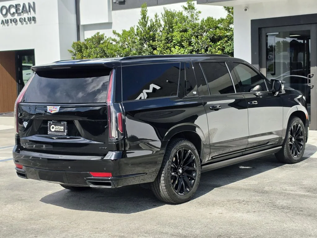 Used 2023 Black Cadillac Sport Platinum image 4