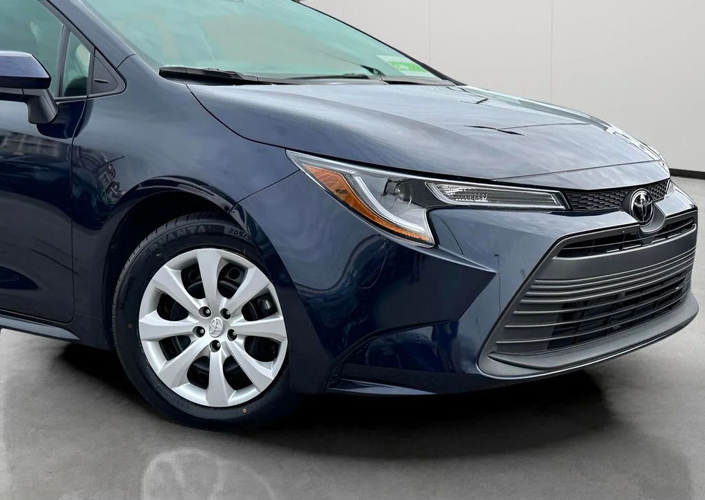 Used 2024 Blueprint Toyota LE image 2