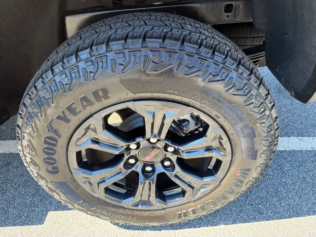 Used 2025 Volcanic Red Tintcoat GMC Elevation image 19