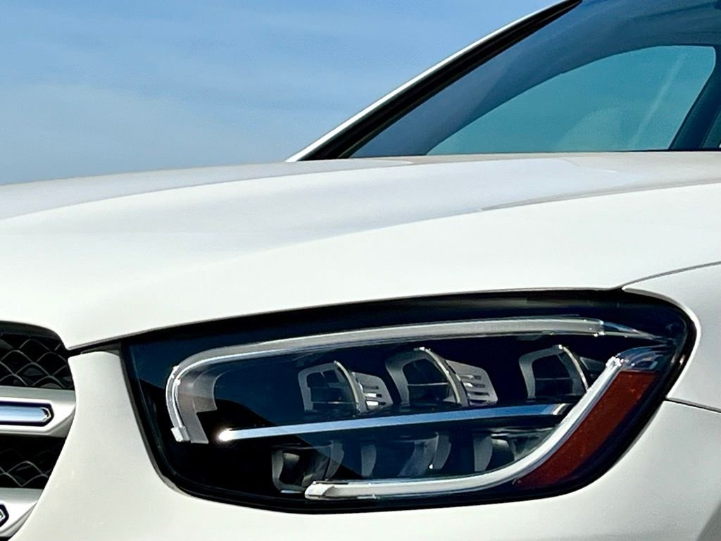 Certified Used 2022  Mercedes-Benz GLC 300 image 8