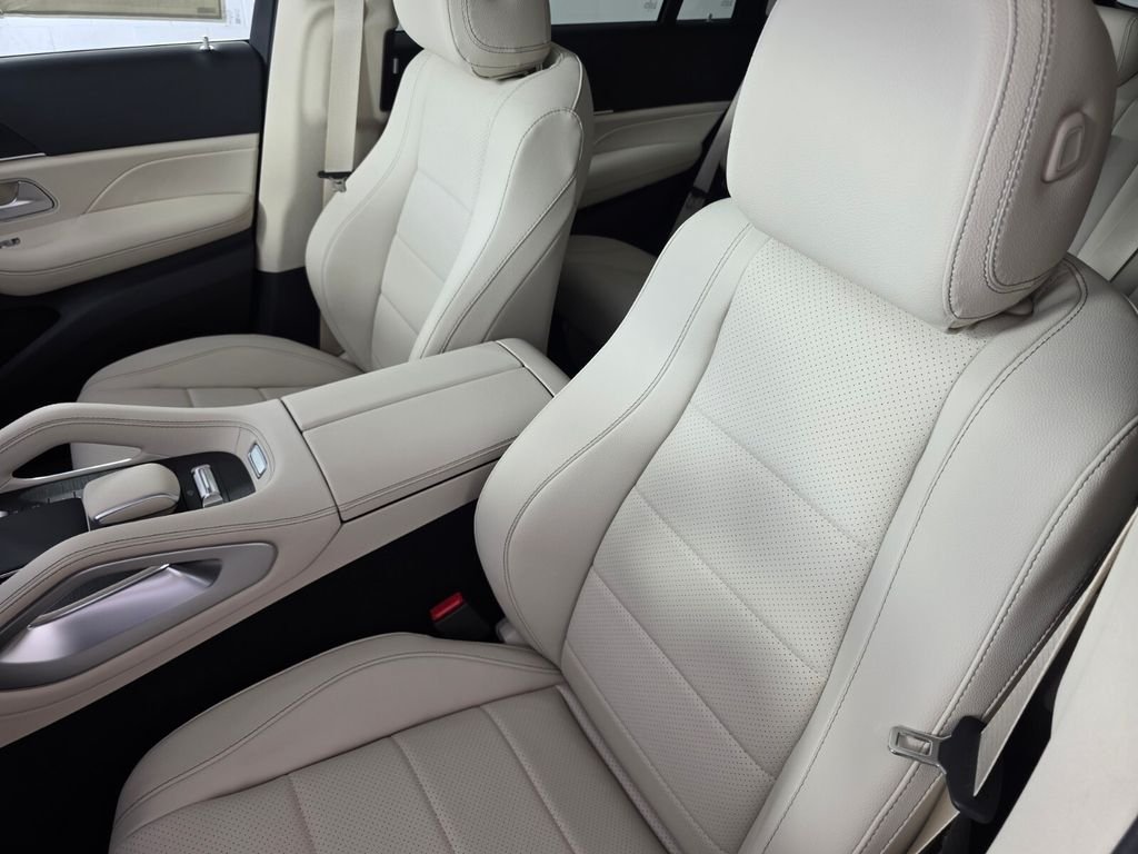 New 2026 Polar White Mercedes-Benz GLS 450 image 7