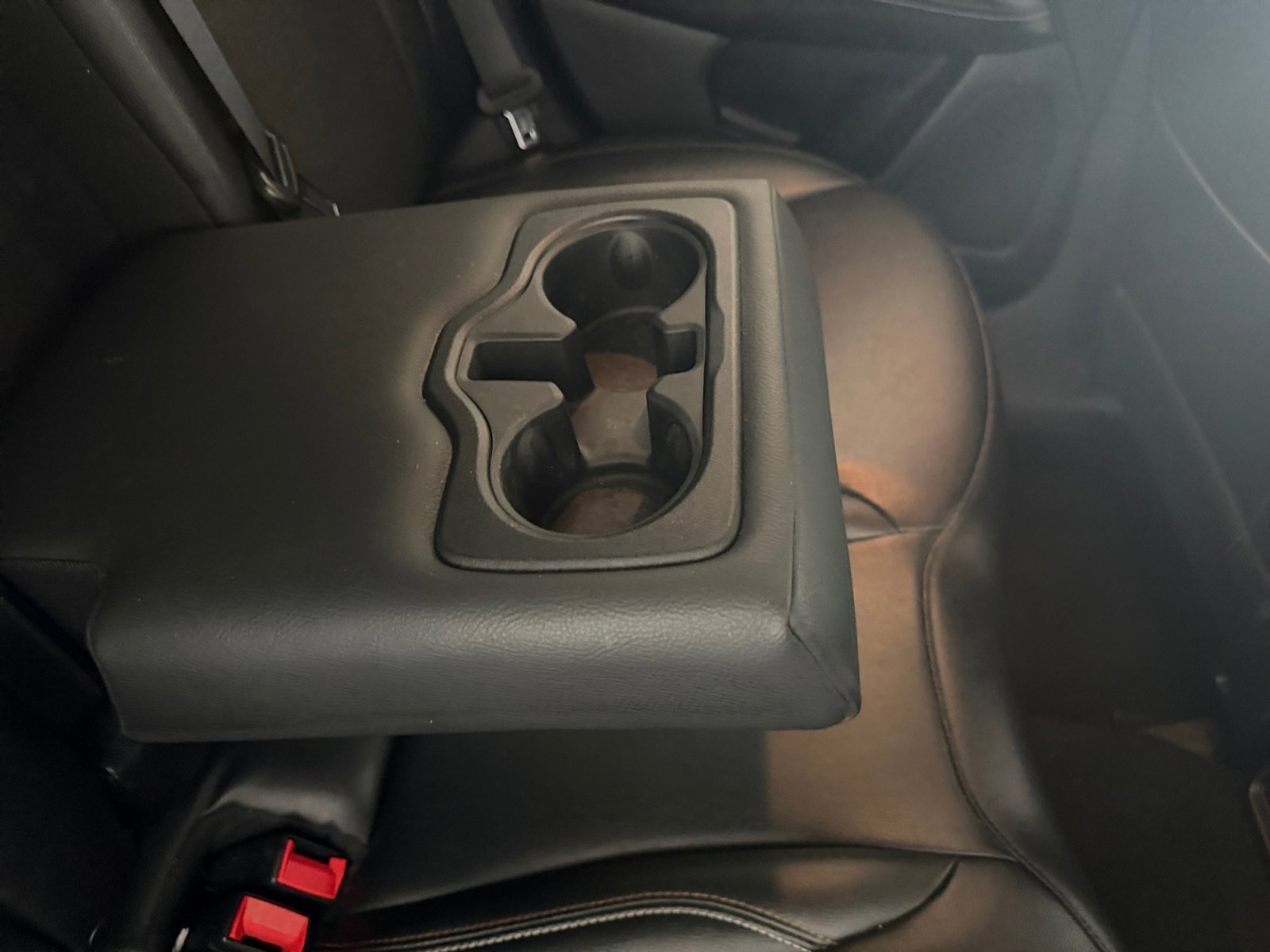 Used 2019 Diamond Black Crystal Pearlcoat Jeep Latitude image 33