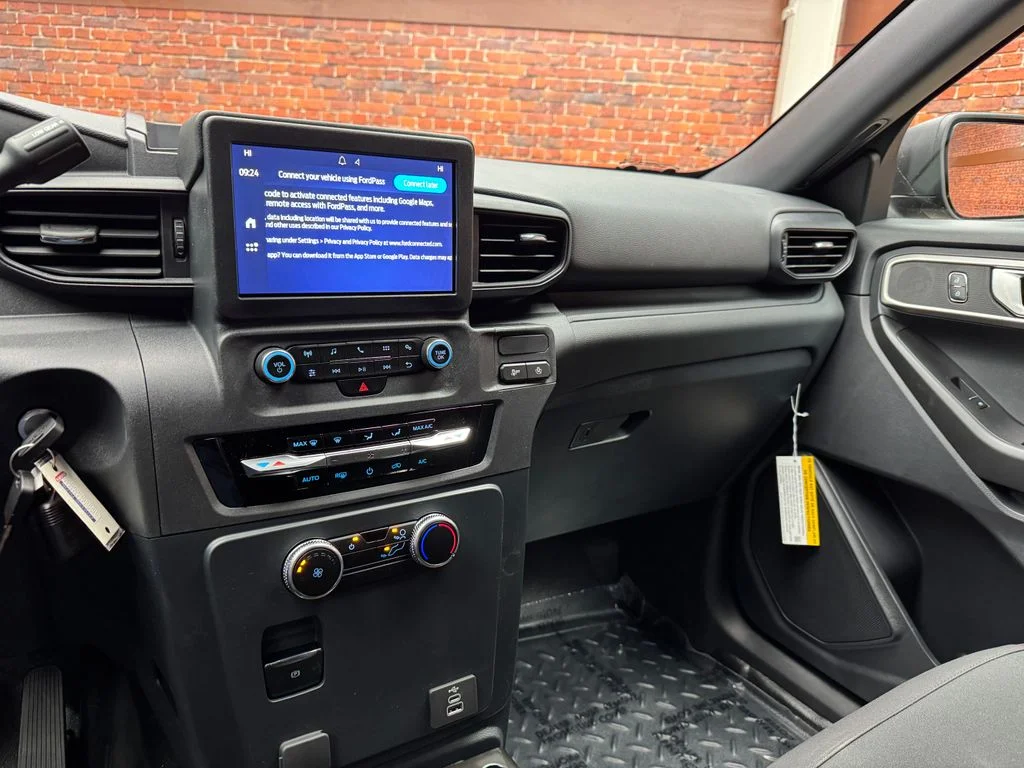 New 2026 Black Ford Base image 21