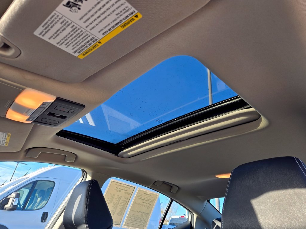 Used 2019 White Nissan 2.5 SL image 25