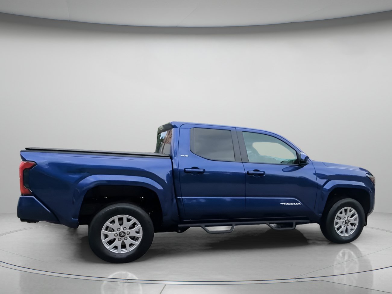 Used 2025 Blue Crush Metallic Toyota SR5 Crew Cab Pickup image 29