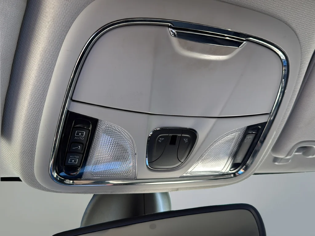 Used 2019 Black Jeep Limited image 21