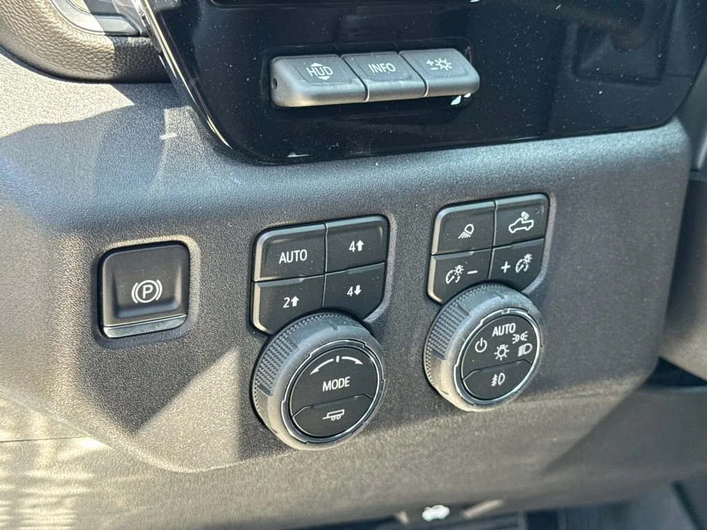 2026 Chevrolet Silverado 1500 High Country - Photo 17