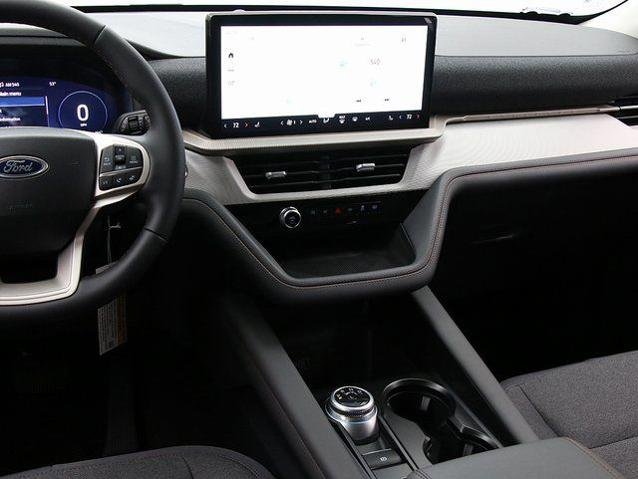 New 2026 Star White Metallic Tri-Coat Ford Active image 16