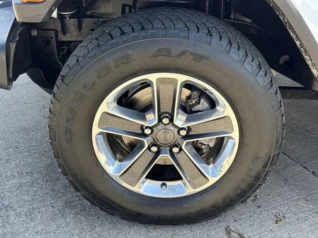 Used 2022 White Jeep Unlimited Sahara image 31