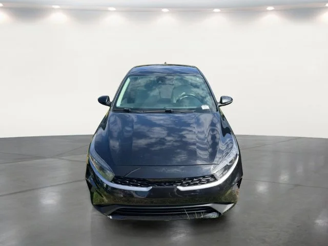 Used 2023 Black Kia LXS image 6