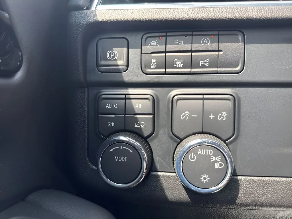 Used 2025 Black Chevrolet LT image 25