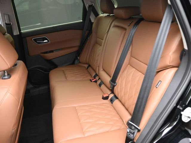 Used 2026 Black Nissan Platinum image 10