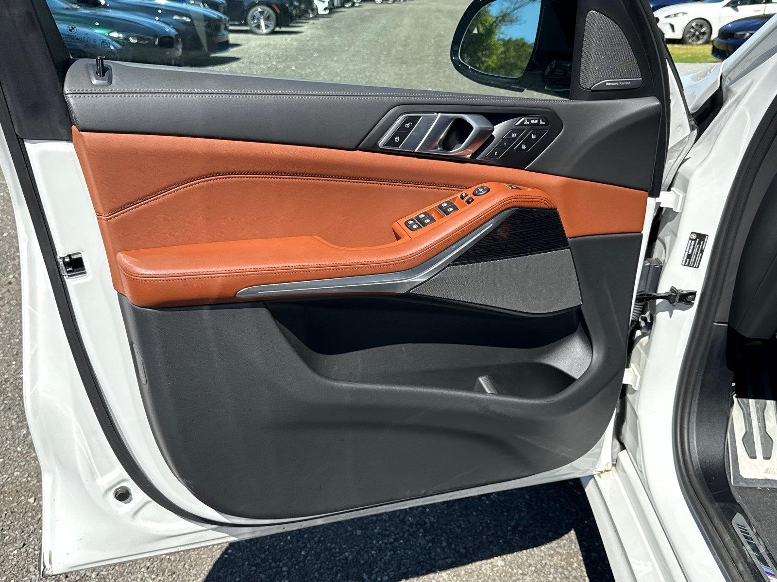 Used 2026 WHITE BMW M60i image 10