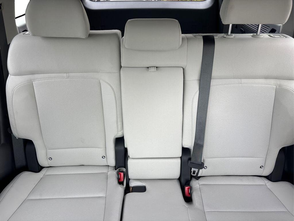 New 2026 Silver Hyundai SE image 11