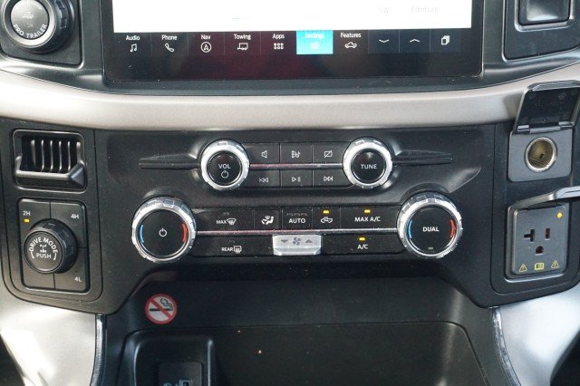 Used 2024 Agate Black Metallic Ford XLT image 28