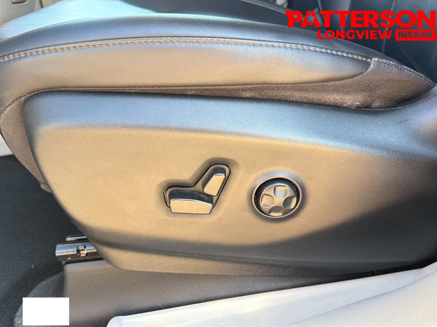 Used 2024 Diamond Black Crystal Pearlcoat Chrysler Touring L image 16