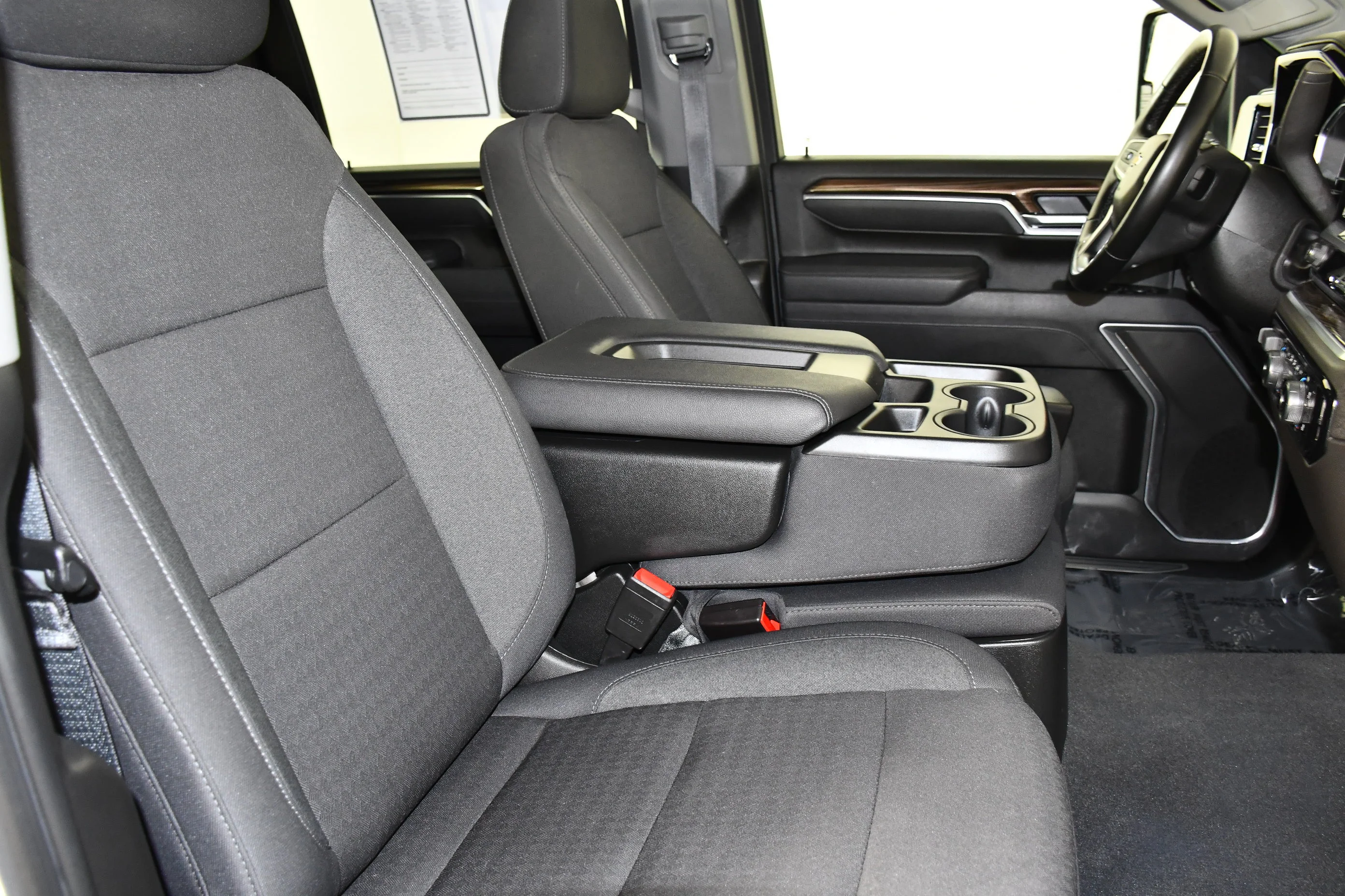 Used 2025 Summit White Chevrolet LT image 43