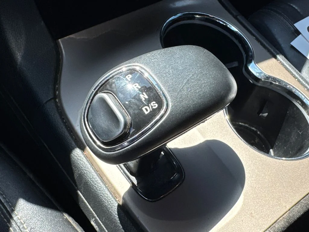 Used 2015 White Jeep Limited image 24